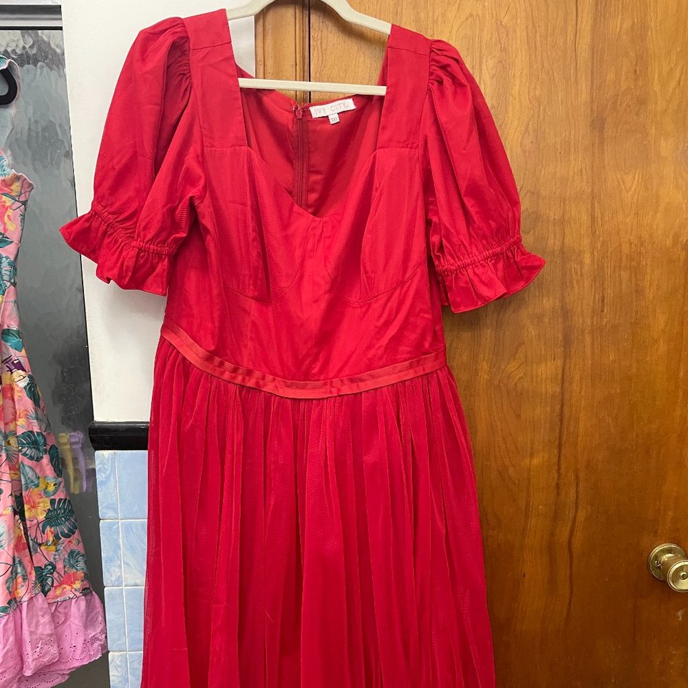 Ivy City Co - Ballerina in Red